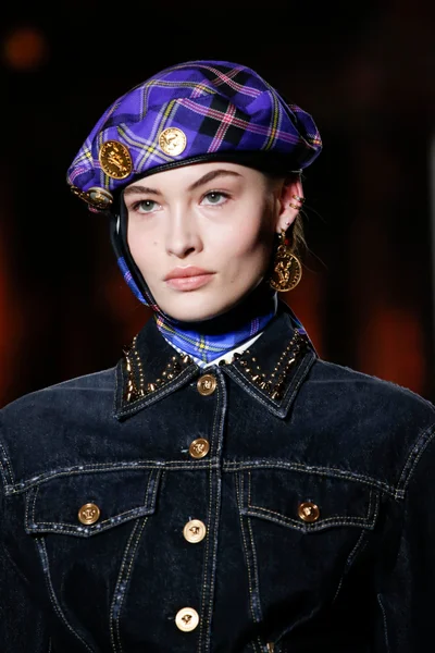 Look 28